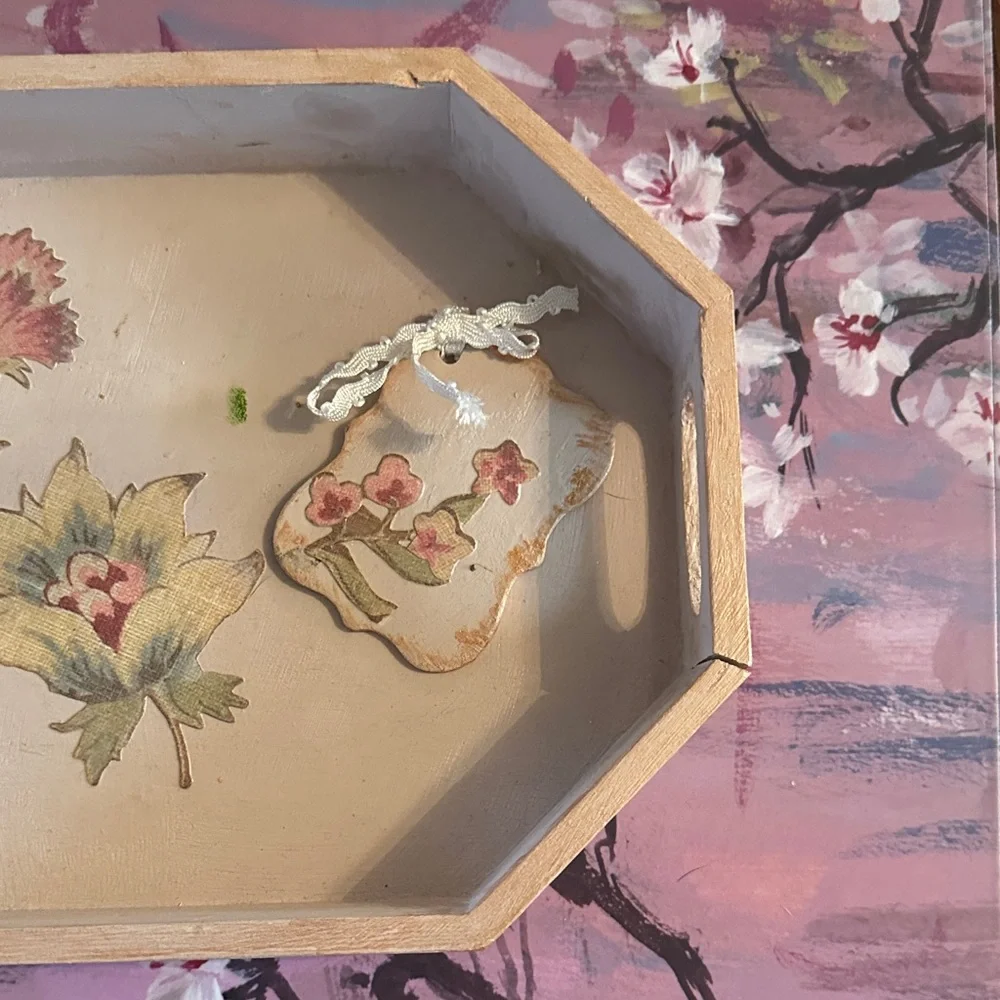 Floral Wooden Bath Vanity Tray with Gift Tag